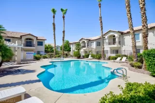 Photo #2: 2595082 Listing