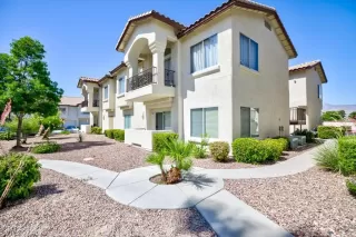 Photo #3: 2595082 Listing