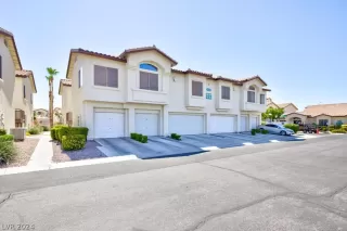 Photo #4: 2595082 Listing