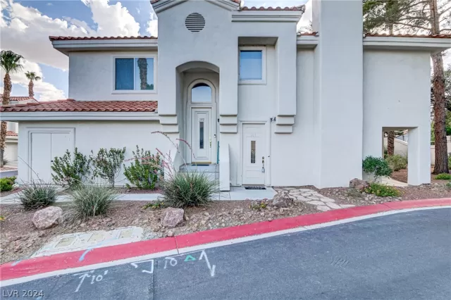 MLS: 2595112 Condo For Sale