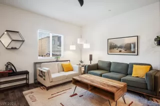 Photo #1: 2595122 Listing 