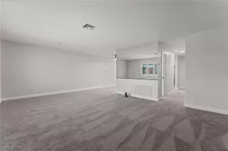 Photo #5: 2595126 Listing