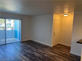 Photo #1: 2595143 Listing 