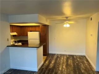 Photo #2: 2595143 Listing 