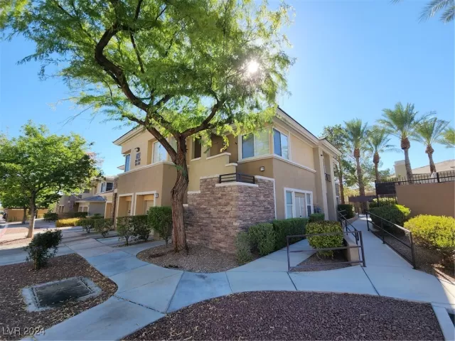 MLS: 2595148 Condo For Sale