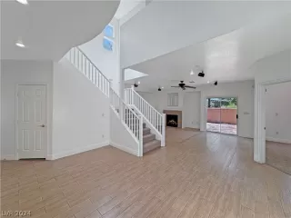 Photo #6: 2595154 Listing