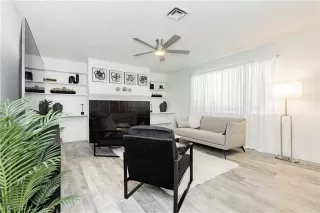 Photo #1: 2595157 Listing