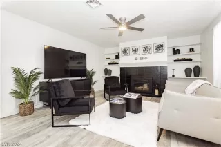 Photo #2: 2595157 Listing