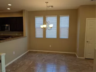 Photo #3: 2595168 Listing