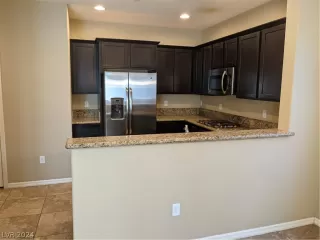 Photo #6: 2595168 Listing