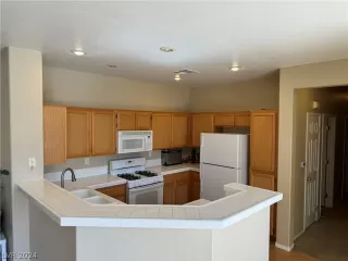 Photo #1: 2595197 Listing