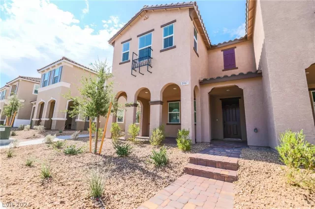 MLS: 2595282 Condo For Sale