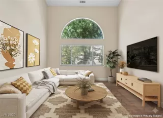 Photo #6: 2595285 Listing