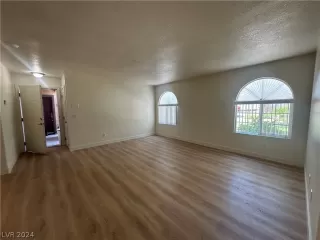 Photo #2: 2595291 Listing 