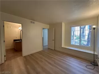 Photo #5: 2595291 Listing 