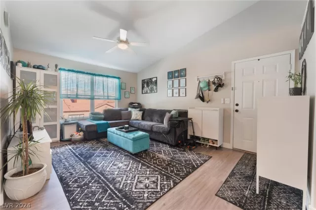 MLS: 2595310 Condo For Sale