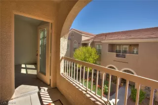 Photo #2: 2595317 Listing 