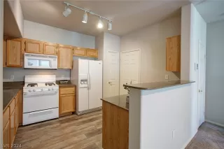 Photo #5: 2595317 Listing 