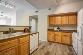 Photo #6: 2595317 Listing 