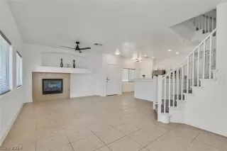 Photo #3: 2595362 Listing