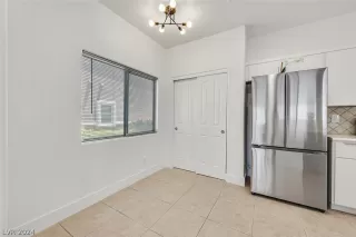 Photo #6: 2595362 Listing