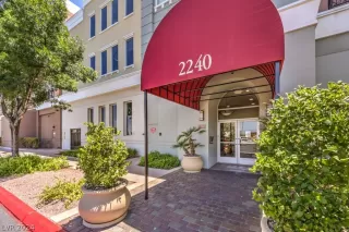 Photo #1: 2595400 Listing