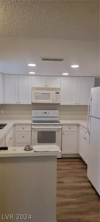 Photo #1: 2595426 Listing 