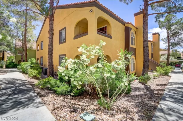 MLS: 2595434 Condo For Sale