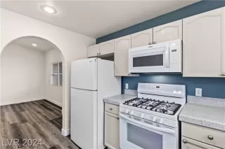 Photo #3: 2595445 Listing 