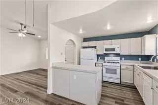 Photo #5: 2595445 Listing 