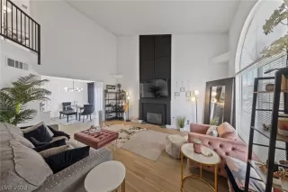 Photo #1: 2595446 Listing