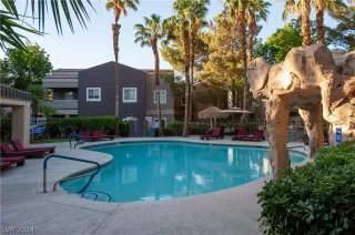 Photo #2: 2595447 Listing