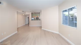 Photo #5: 2595447 Listing