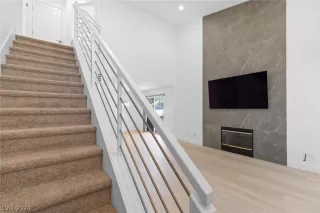 Photo #2: 2595518 Listing