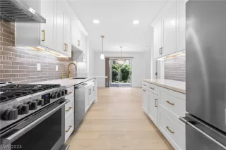 Photo #4: 2595518 Listing