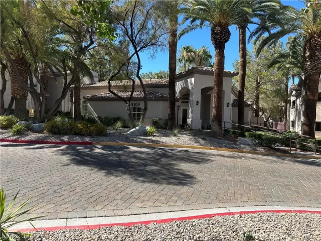 MLS: 2595520 Condo For Sale