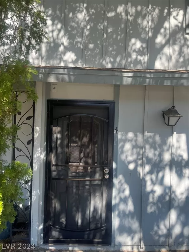 MLS: 2595524 Condo For Sale