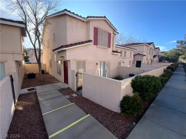 MLS: 2595536 Condo For Sale