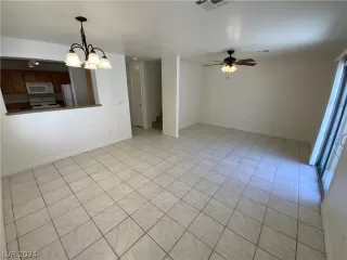 Photo #3: 2595536 Listing 