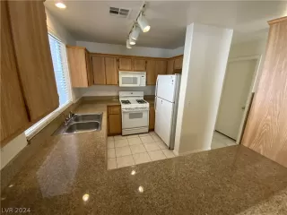 Photo #4: 2595536 Listing 