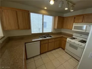 Photo #5: 2595536 Listing 