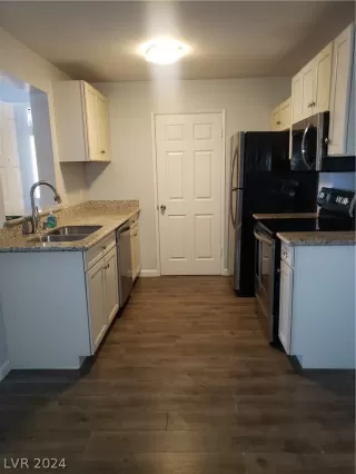 Photo #1: 2595537 Listing 