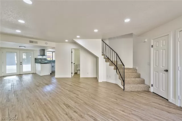 MLS: 2595570 Condo For Sale