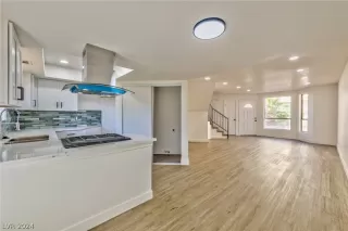 Photo #1: 2595570 Listing