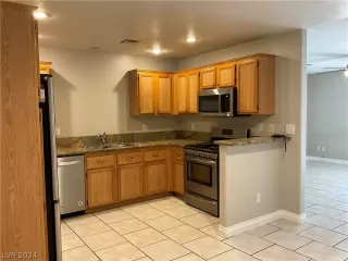 Photo #1: 2595663 Listing 