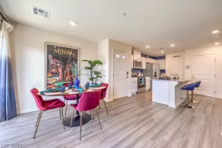 Photo #4: 2595665 Listing