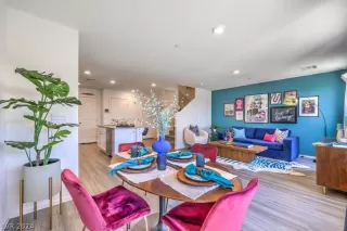 Photo #5: 2595665 Listing