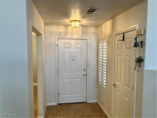 Photo #3: 2595686 Listing