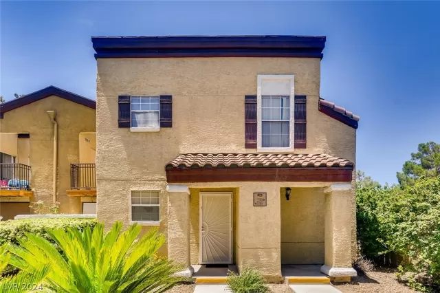 MLS: 2595731 Condo For Sale