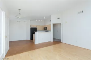 Photo #5: 2595751 Listing 